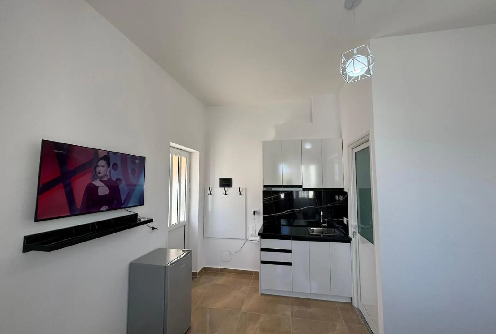 Casa Del Mare- Plazhi I Vjeter Otel Avlonya Konukevi